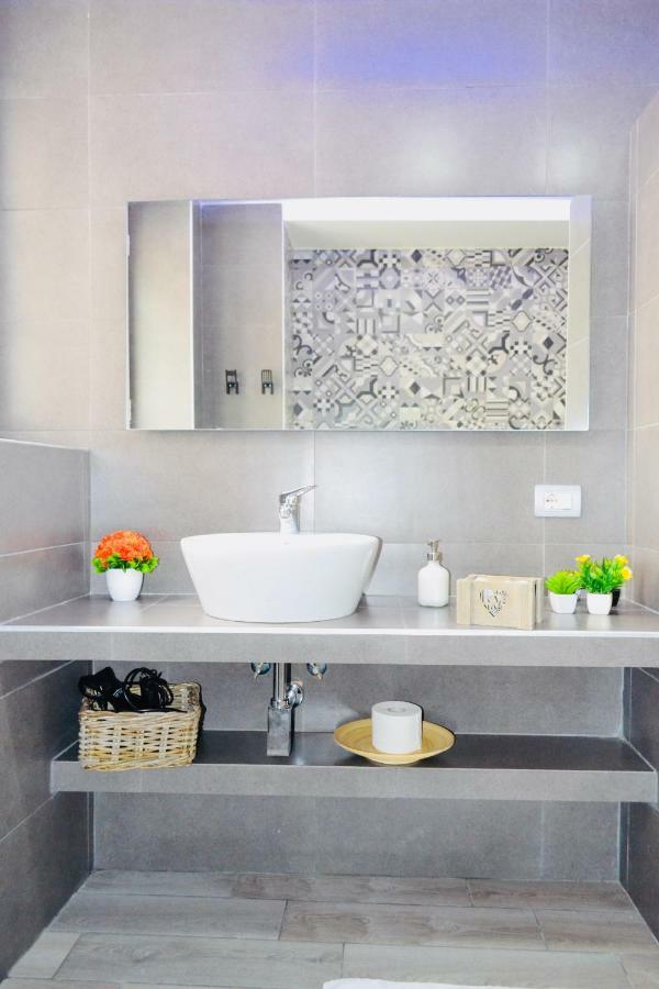 Angelas House Apartment Napoli Bagian luar foto