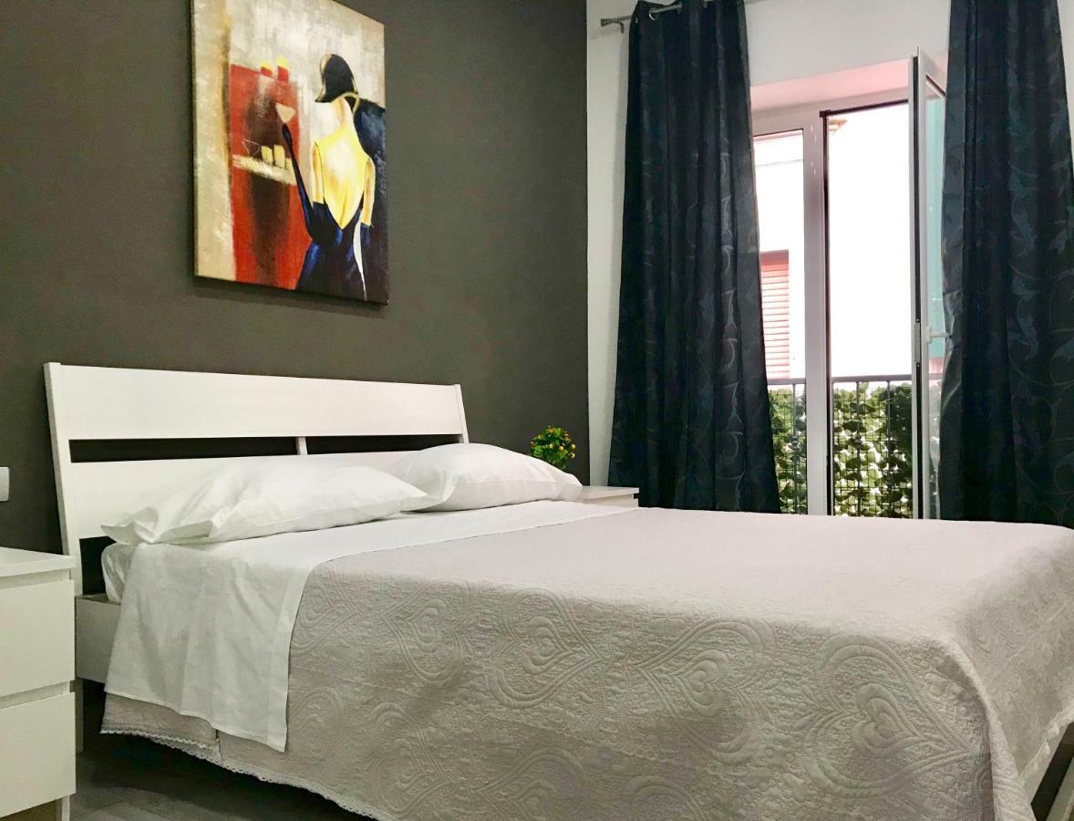 Angelas House Apartment Napoli Bagian luar foto